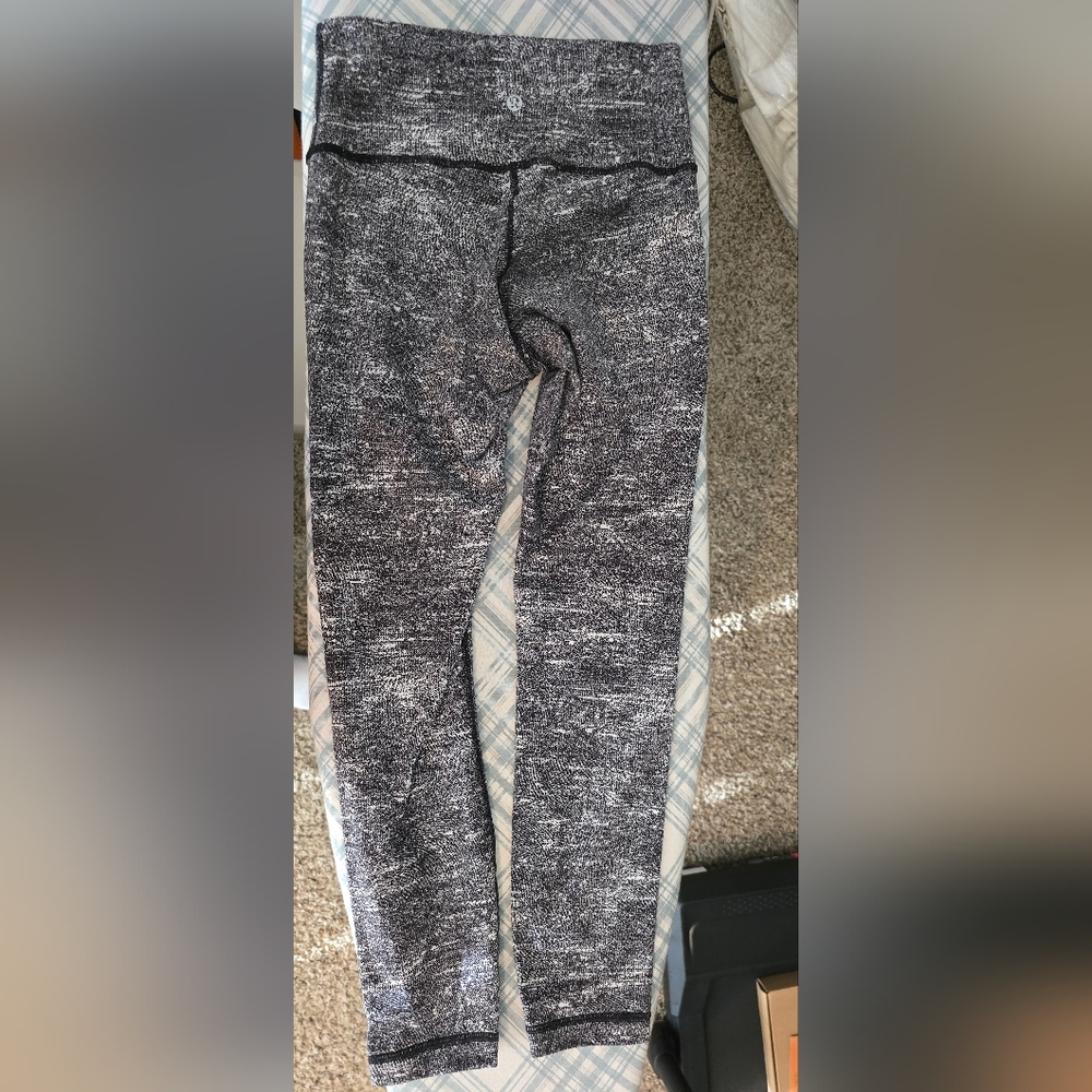 Lululemon Wunder Under HR